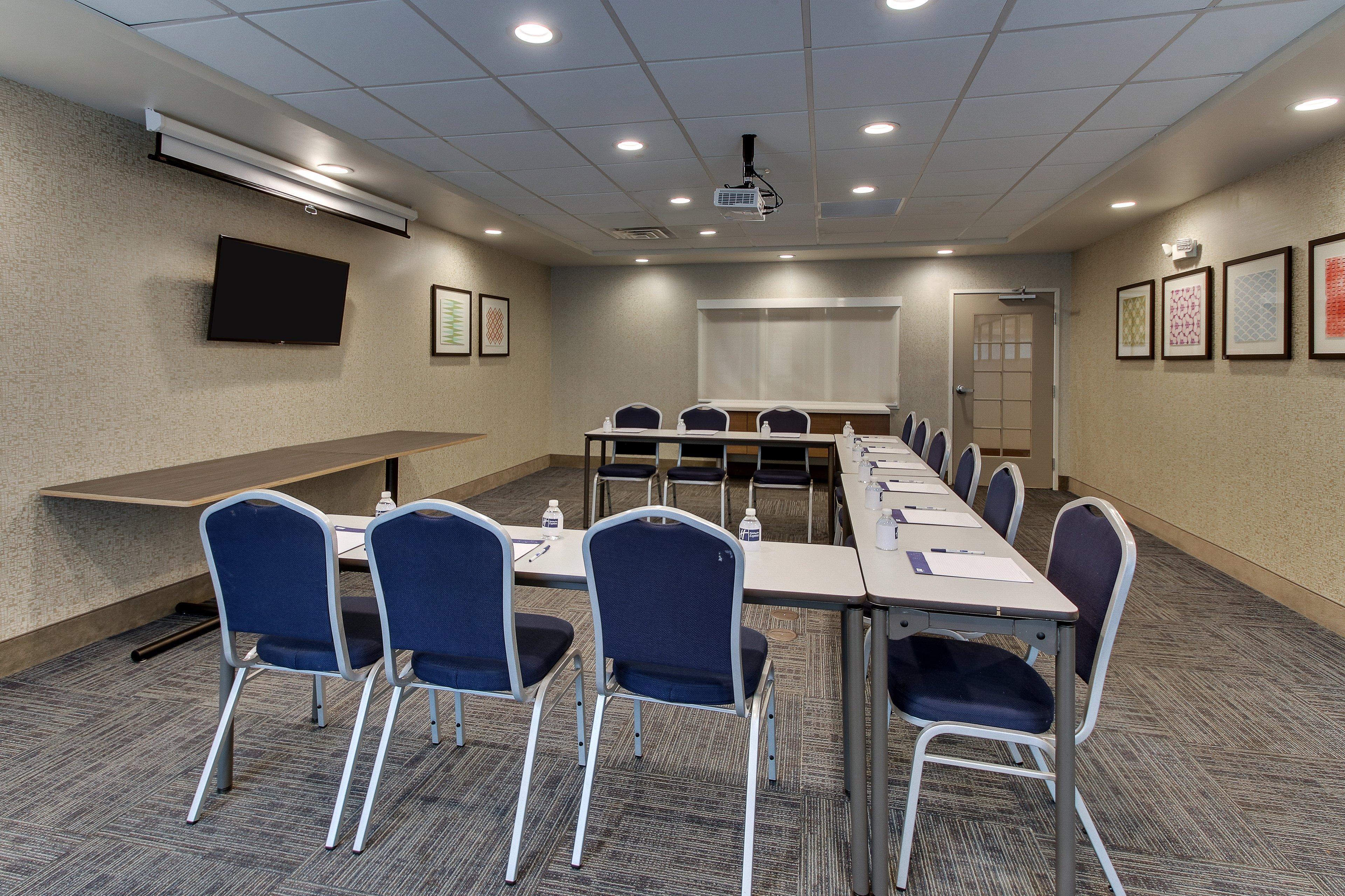 Holiday Inn Express & Suites Ithaca By Ihg Exterior foto